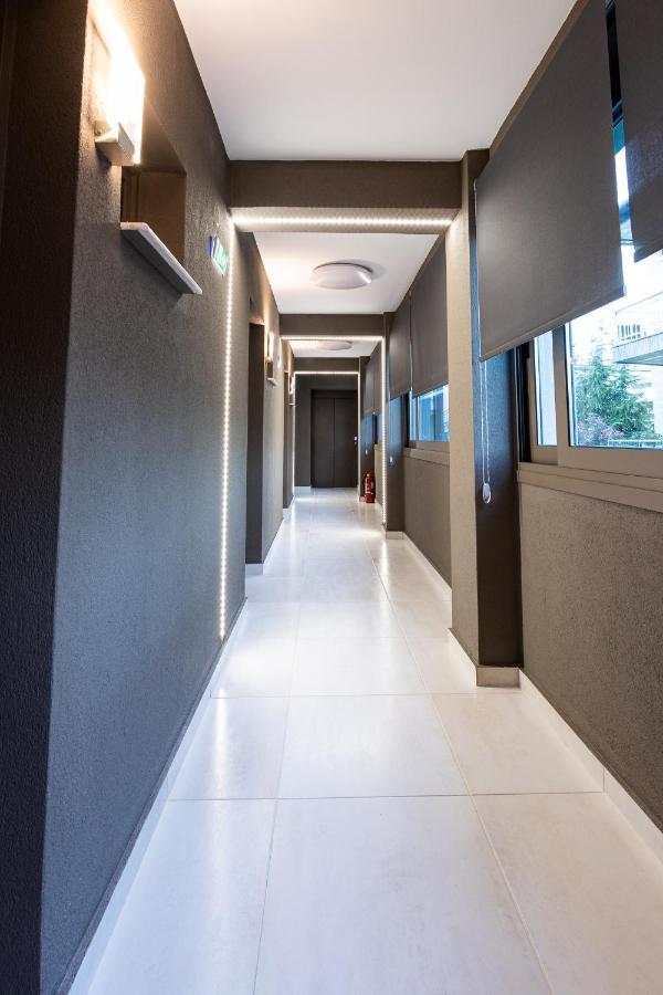 Ammos Luxury Apartments Vrasná Exteriör bild